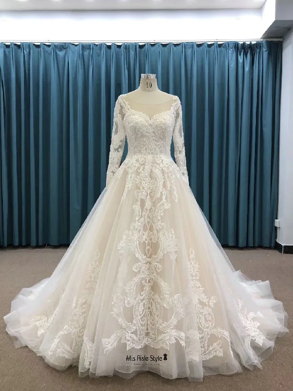 Timeless Women's Clothing Sporty Fashion Offers Modest Long Sleeves Lace Wedding Dress