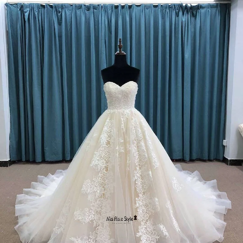 Women's Timeless Attire Don't Miss Out Ball Gown Sweetheart Neckline Wedding Dress