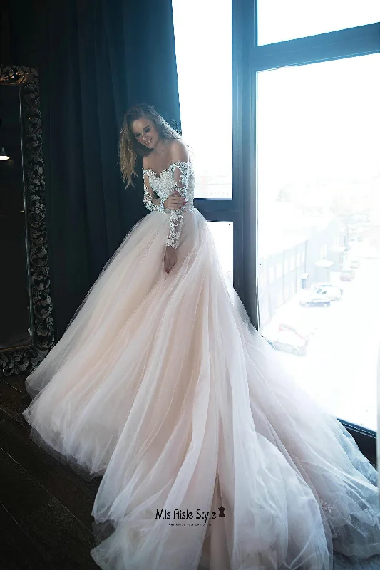 Women's Fashion Clothes Stylish Statements Long Lace Sleeves Blush Tulle Wedding Dress