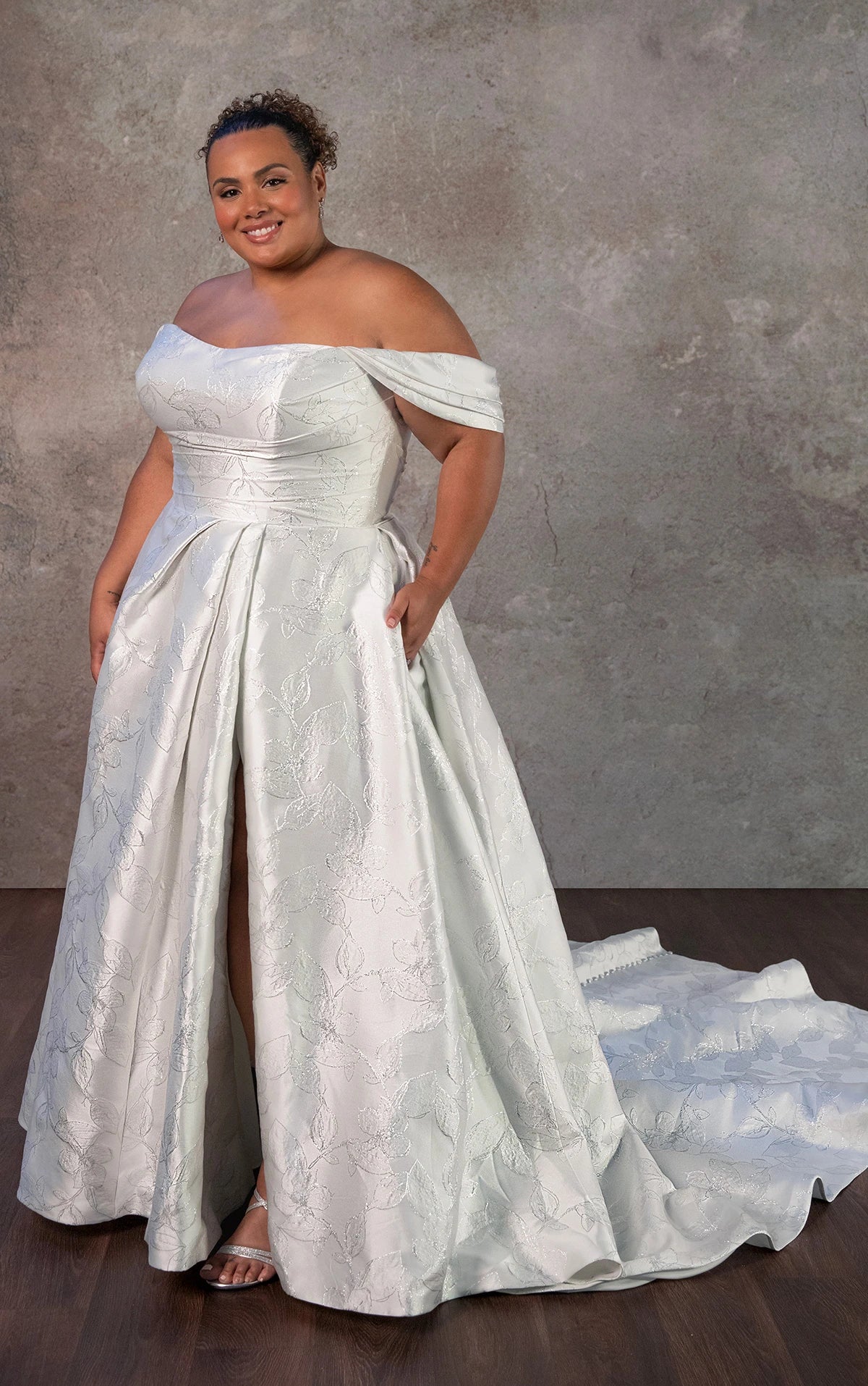 Women's Outerwear Clothing Avant-Garde Style Promotions Off-the-Shoulder Plus Size Satin A-Line Wedding Dress with Pockets