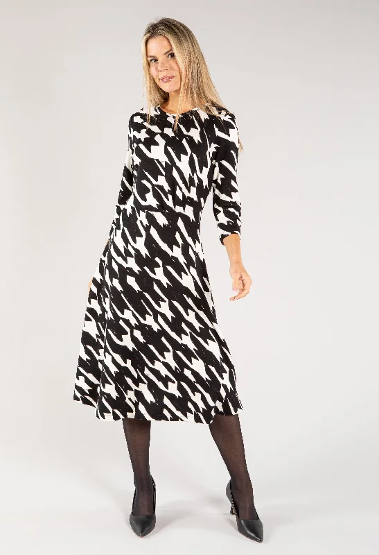 Women's Transitional Apparel Stylish Statements Houndstooth Print Midi Dress