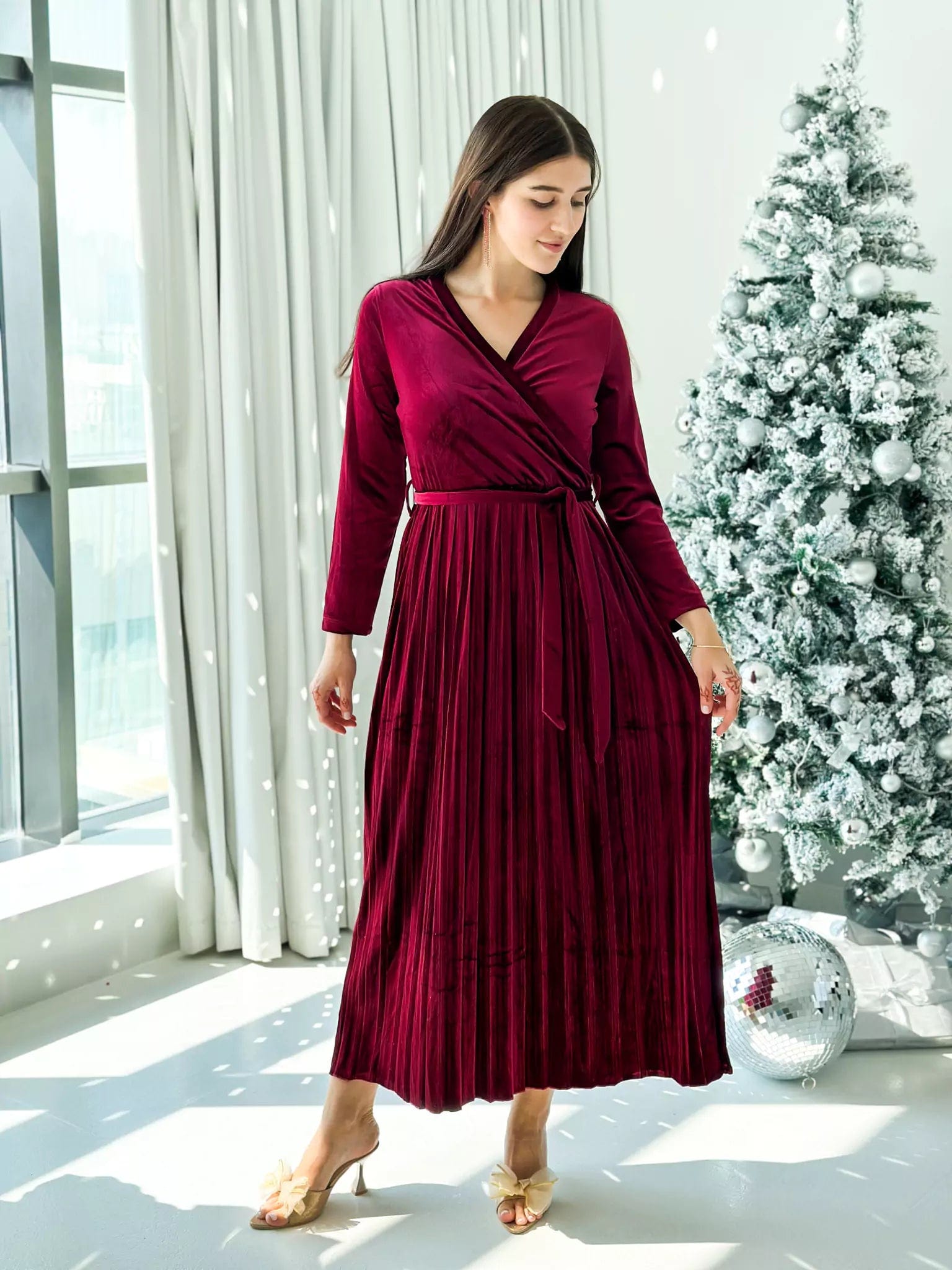 Women's Sporty Chic Clothes Seasonal Picks Promise - Plum Velvet Dress with Long Sleeves (Pleated)