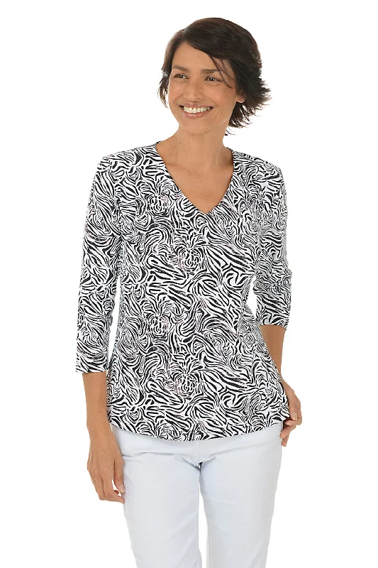 Unleash Your Fashion Silver Pineapple Zebra Classic UPF50+ V-Neck Top