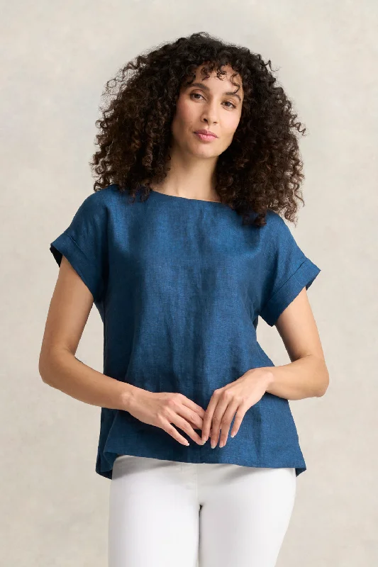 Vintage-Modern Style Offers Linen Button Back Top