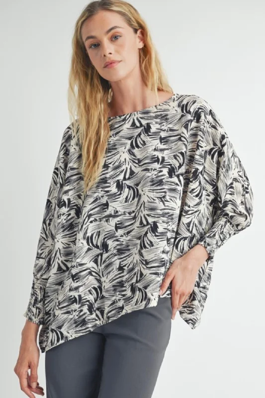 Classic Modern Offers Abstract Printed Flowy Top