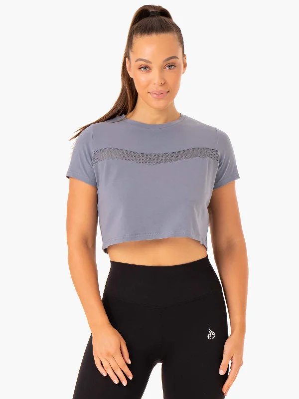 Women's Transitional Outfit Casual Yet Chic Sales Hybrid Mesh Tee - Steel Blue